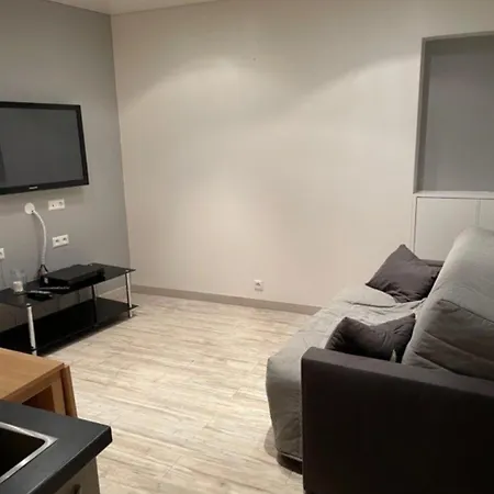 Charmant 2 Pieces Dans Centre De Apartment